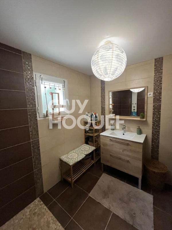 Maison - 184 m² - 7 pièces