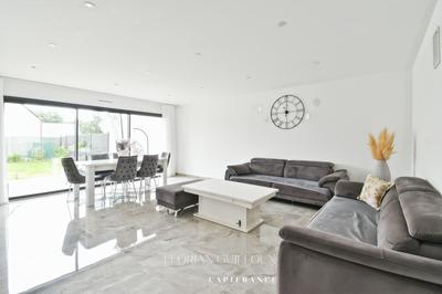 Maison - 141 m² - 6 pièces