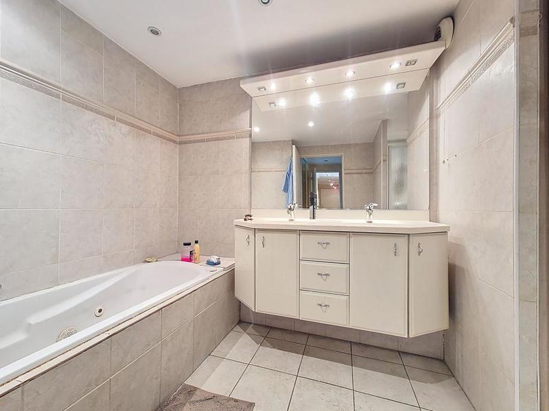 Appartement - 95 m² - 4 pièces