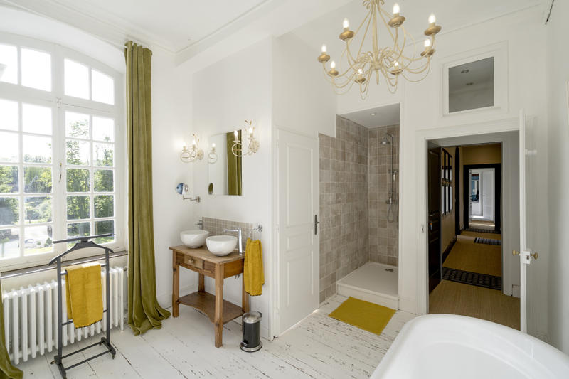 Château - 404 m² - 14 pièces