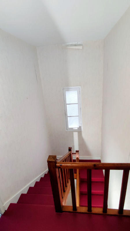 Maison - 117 m² - 9 pièces