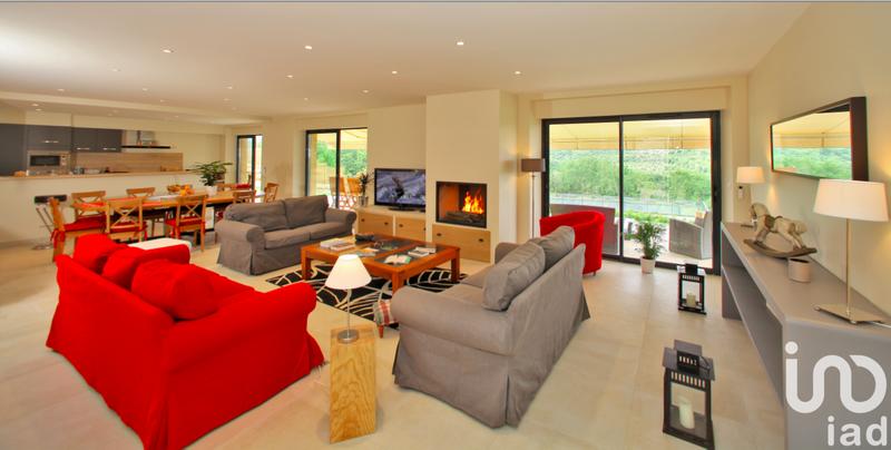 Maison - 760 m² - 21 pièces