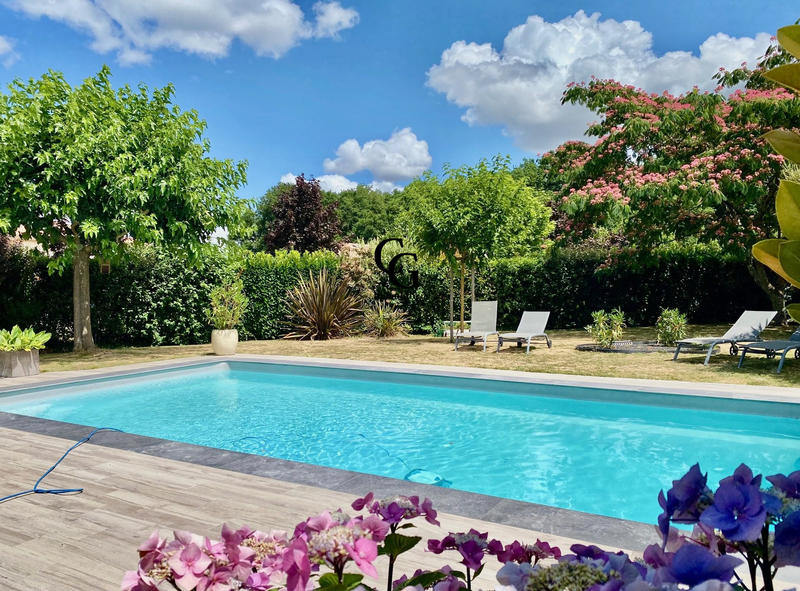 Maison - 180 m² - 7 pièces