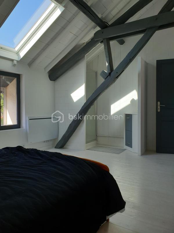 Maison - 230 m² - 8 pièces