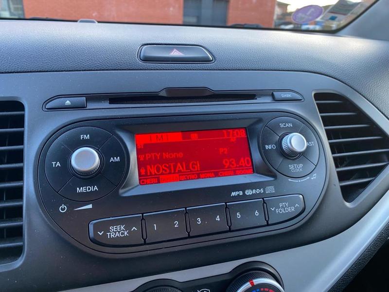 Kia Picanto Motion 1.0l 69cv Radars Ar/Radio/Vitres Av Electriques/Centralisation