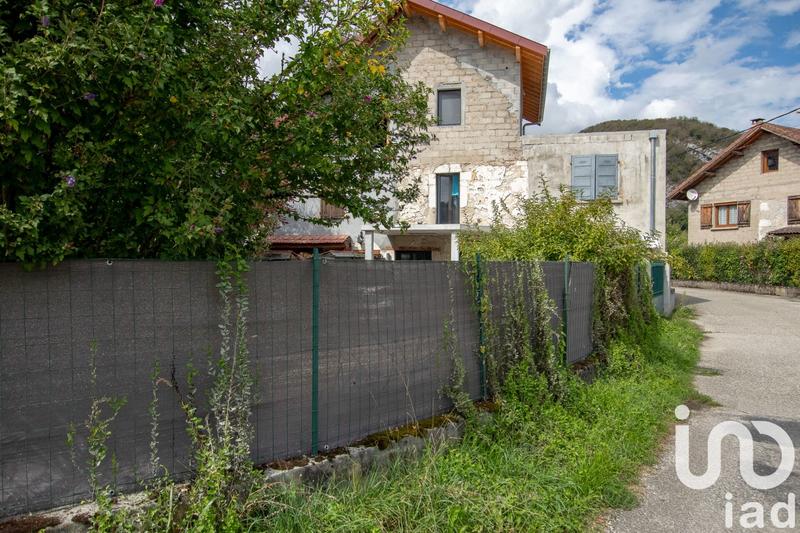 Maison - 180 m² - 9 pièces