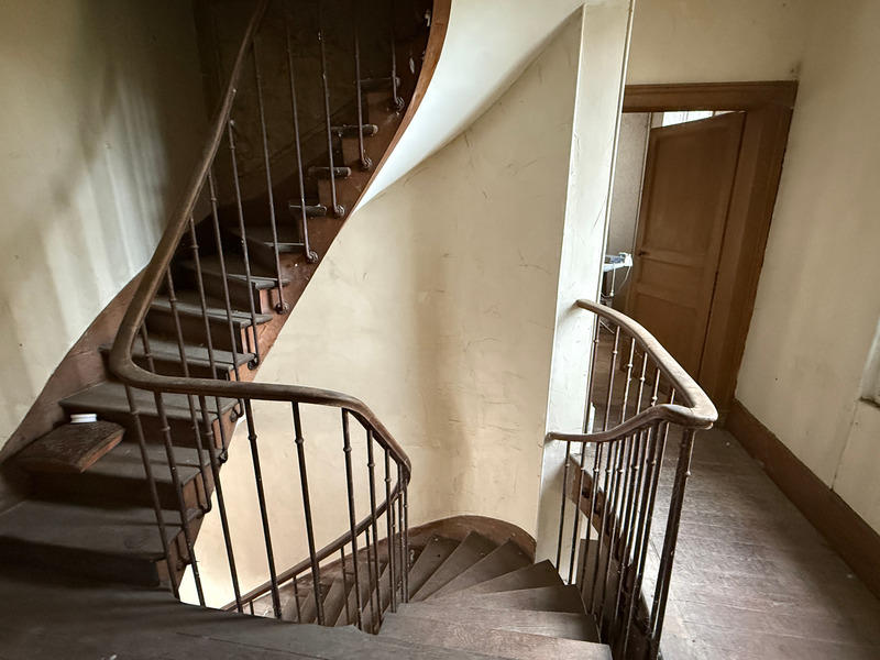 Maison - 200 m² - 8 pièces