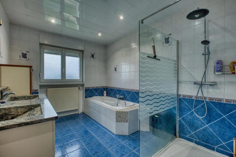 Maison - 266 m² - 7 pièces