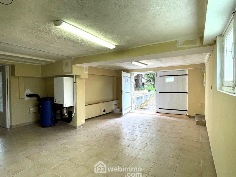 Maison - 181 m² - 9 pièces