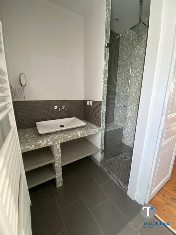 Maison ancienne - 210 m² - 8 pièces