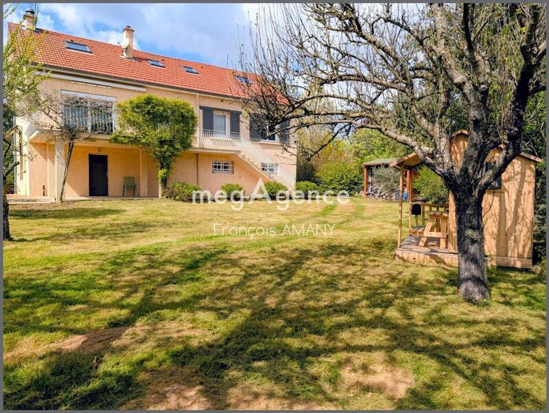 Maison traditionnelle - 200 m² - 8 pièces