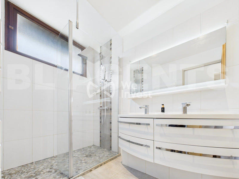 Maison - 138 m² - 6 pièces