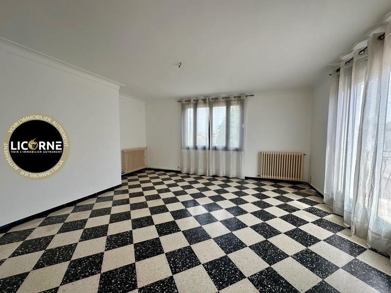 Villa - 90 m² - 4 pièces