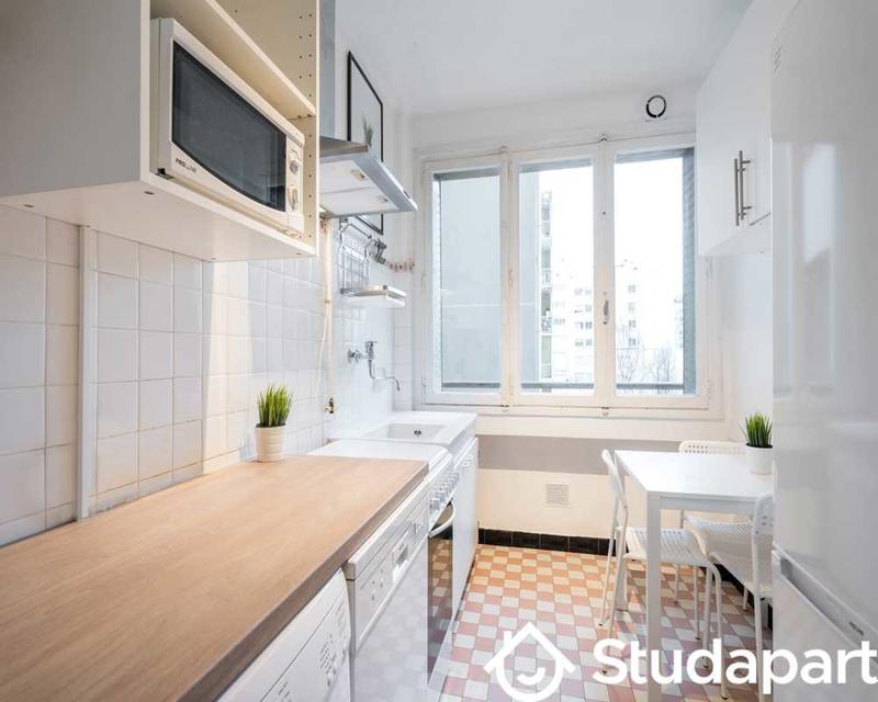 Chambre - 80 m² - 1 pièce