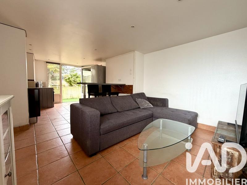 Maison - 223 m² - 9 pièces