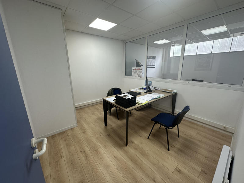 Local commercial - 113 m² - 4 pièces