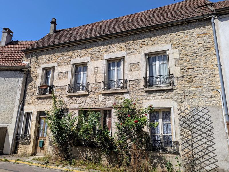 Maison ancienne - 104 m² - 7 pièces