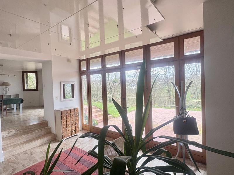 Maison - 216 m² - 7 pièces
