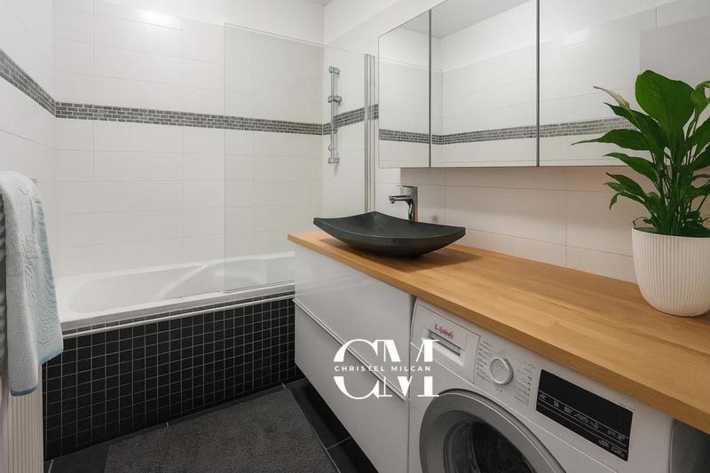 Appartement - 96 m² - 4 pièces