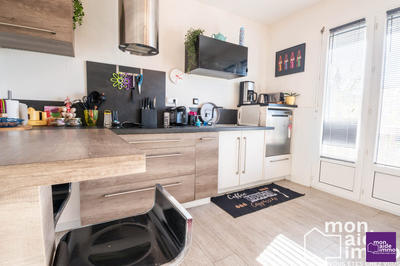 Maison traditionnelle - 210 m² - 7 pièces