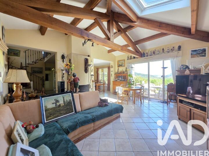 Maison - 146 m² - 8 pièces