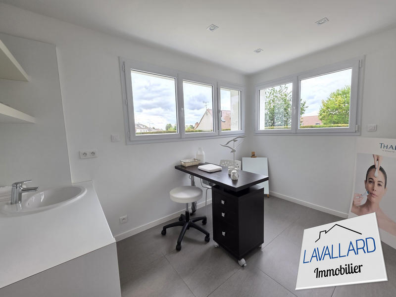 Maison - 320 m² - 10 pièces