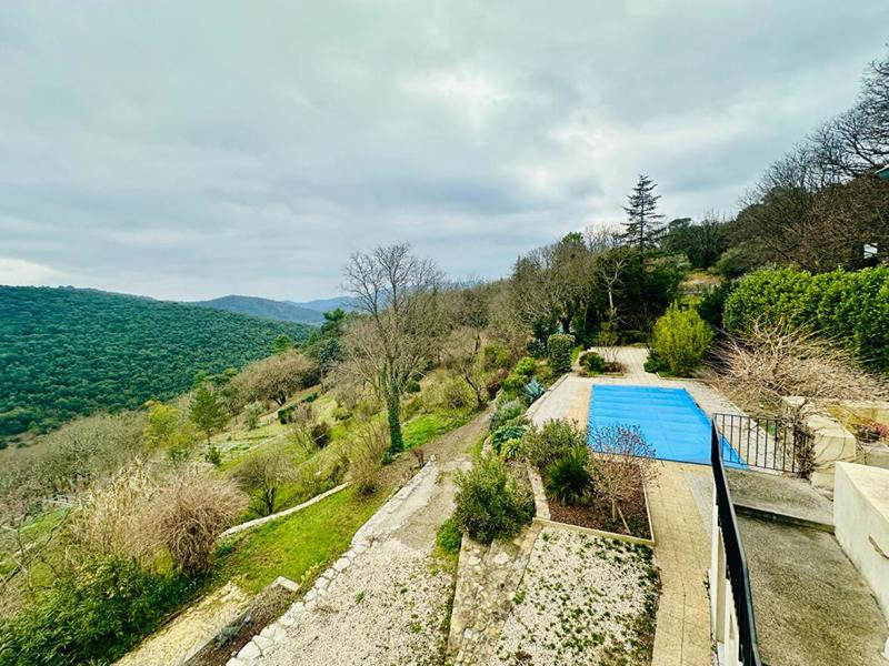 Maison - 211 m² - 8 pièces