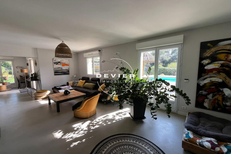 Maison - 180 m² - 6 pièces