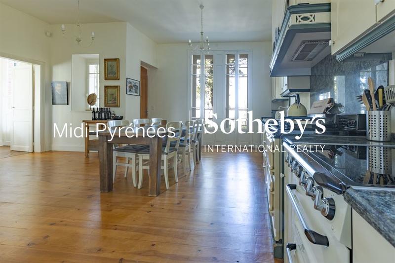 Maison de maîtres - 430 m² - 8 pièces