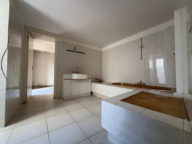 Maison - 228 m² - 6 pièces