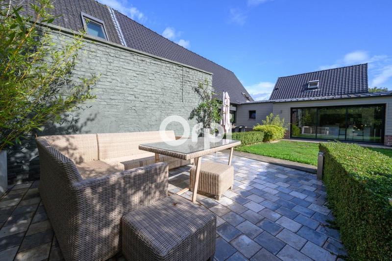 Maison - 215 m² - 6 pièces