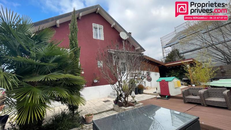 Maison - 207 m² - 7 pièces