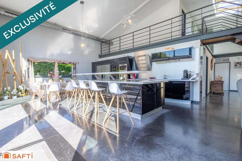 Maison - 203 m² - 7 pièces