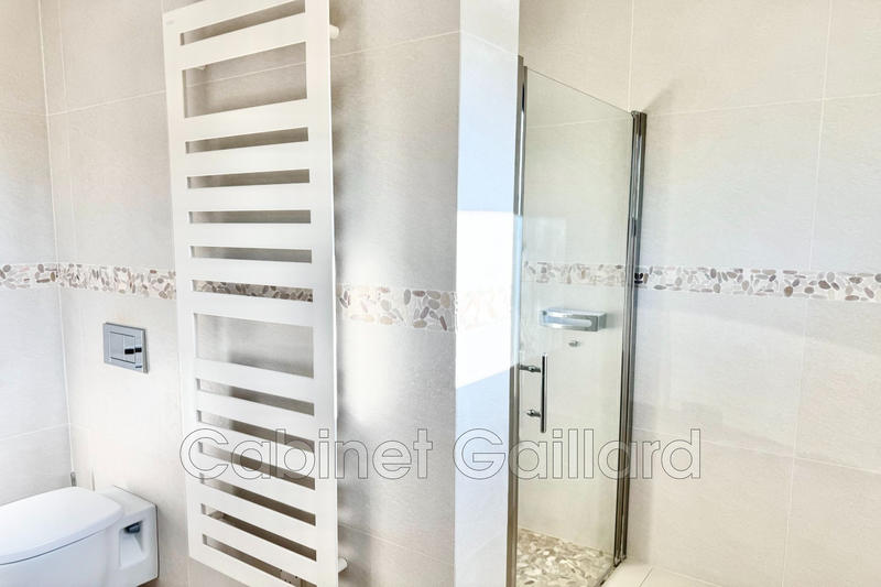 Villa - 195 m² - 6 pièces