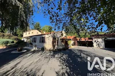 Maison - 203 m² - 7 pièces