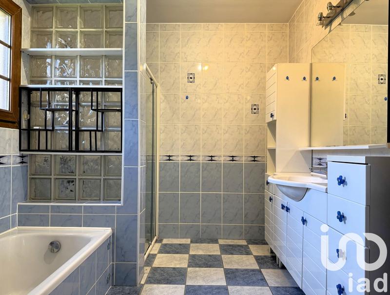 Maison - 180 m² - 6 pièces