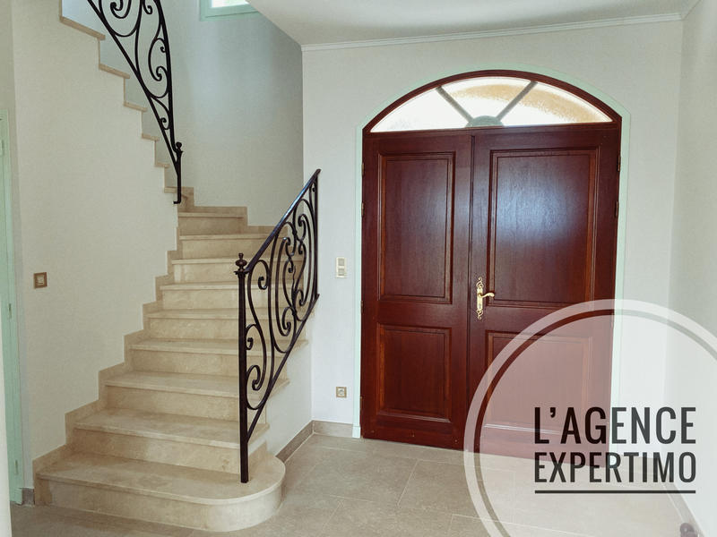 Maison - 181 m² - 5 pièces