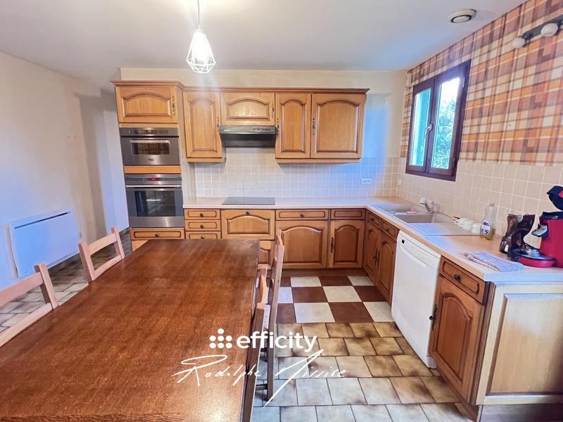 Maison - 90 m² - 5 pièces