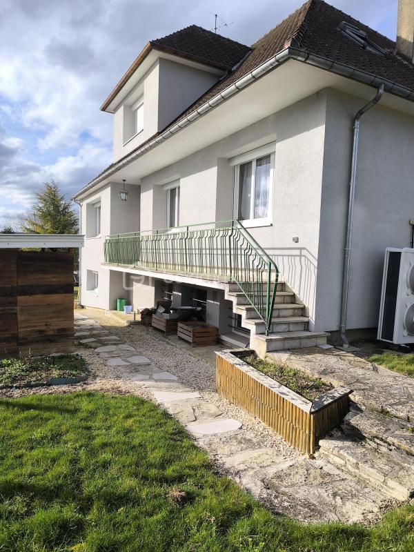 Pavillon - 228 m² - 10 pièces