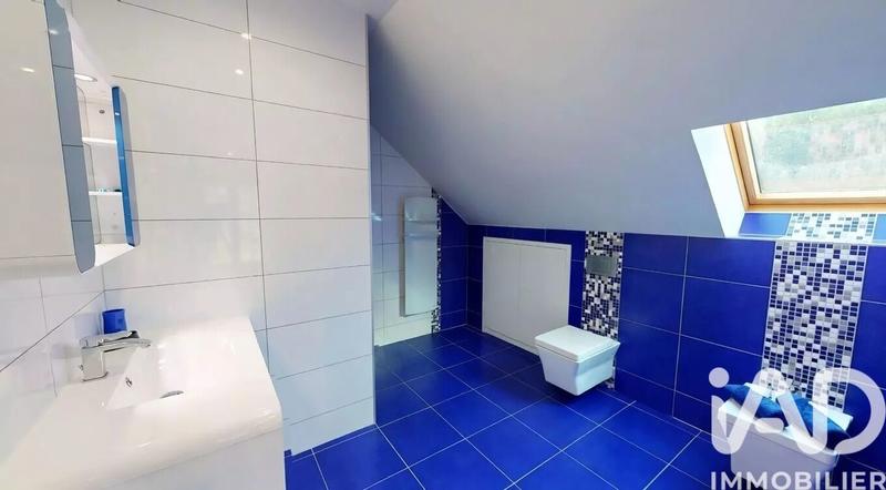 Maison - 236 m² - 10 pièces