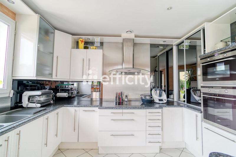 Villa - 137 m² - 6 pièces