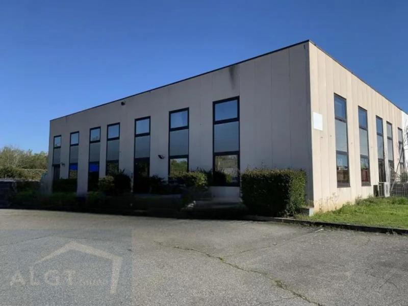 Local d'activité / Entrepôt - 672 m²