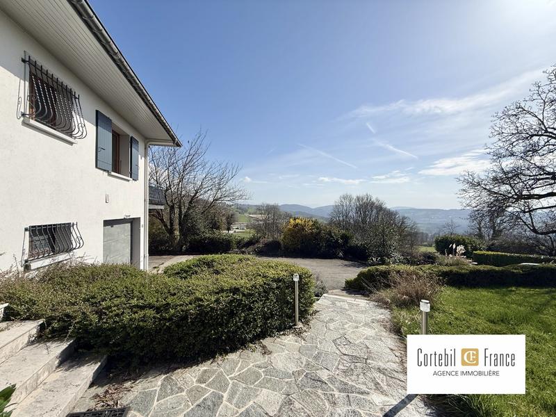 Villa - 213 m² - 5 pièces