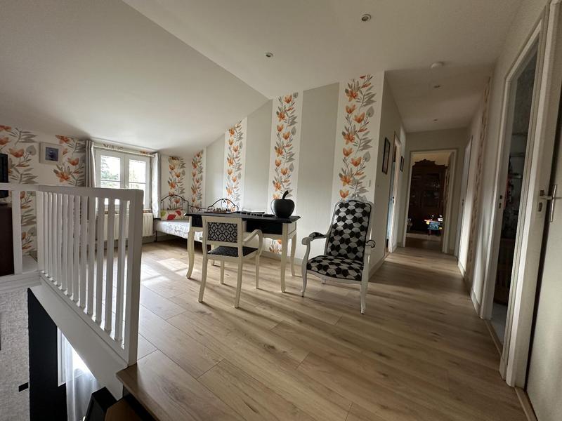 Maison - 248 m² - 11 pièces