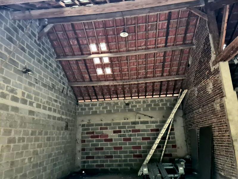 Grange - 195 m² - 2 pièces