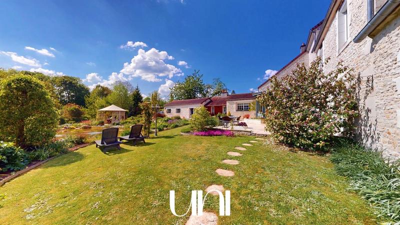 Maison - 400 m² - 7 pièces