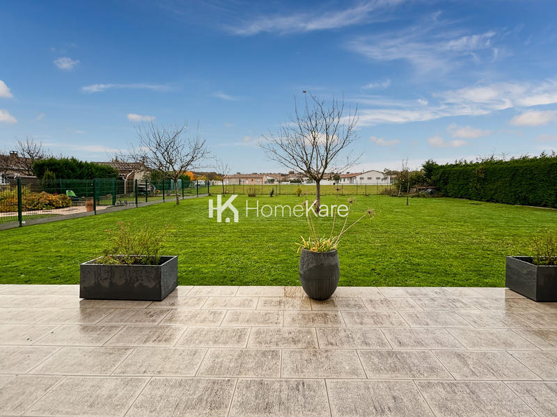 Maison - 180 m² - 9 pièces