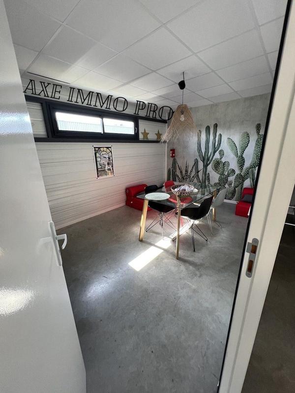 Bureau - 150 m² - 6 pièces