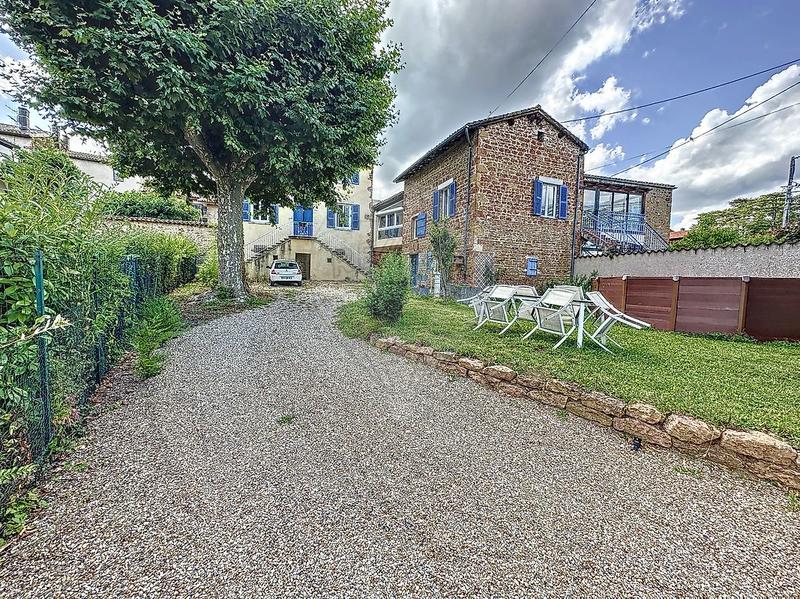 Maison - 223 m² - 7 pièces