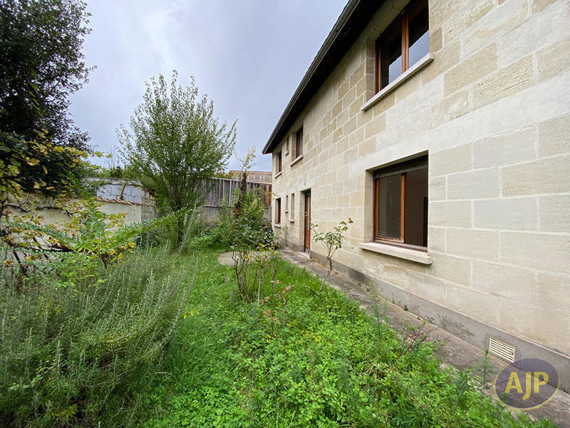 Maison - 246 m² - 5 pièces